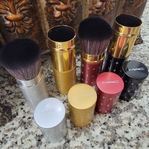 MAC Retractable Brush